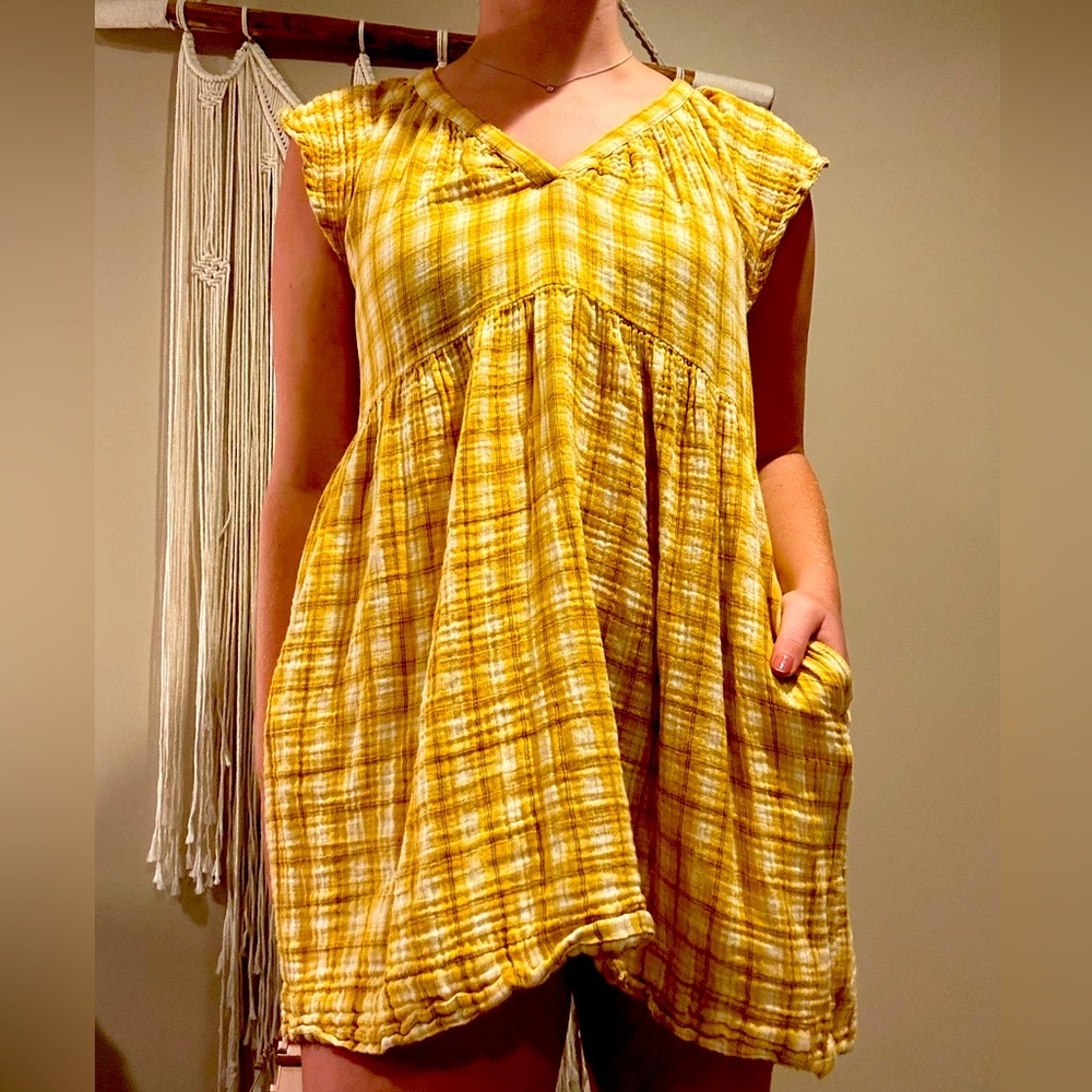 Golden sundress with picnic pattern